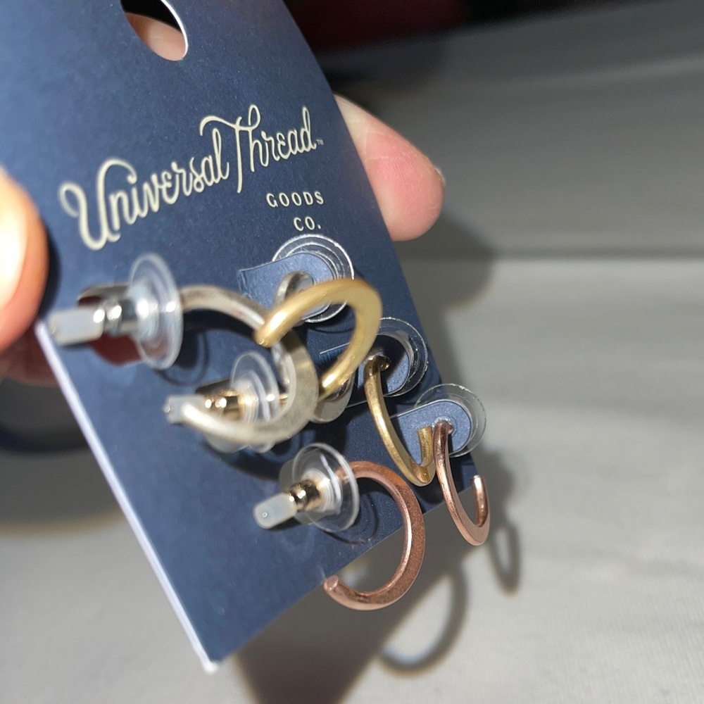Universal Thread Nickel‎ Free hoop earrings